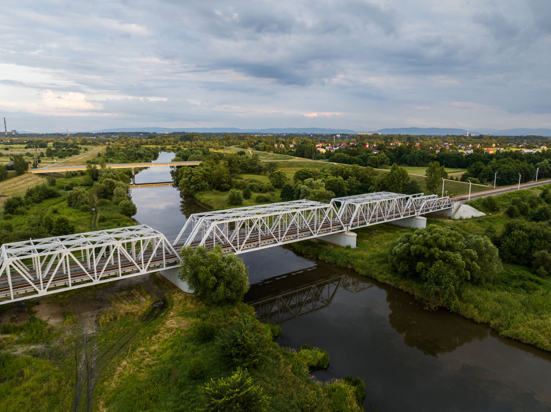 Opracowanie dokumentacji projektowej i wykonanie robót budowlano-montażowych na linii kolejowej nr 93 na odcinku Trzebinia – Oświęcim.