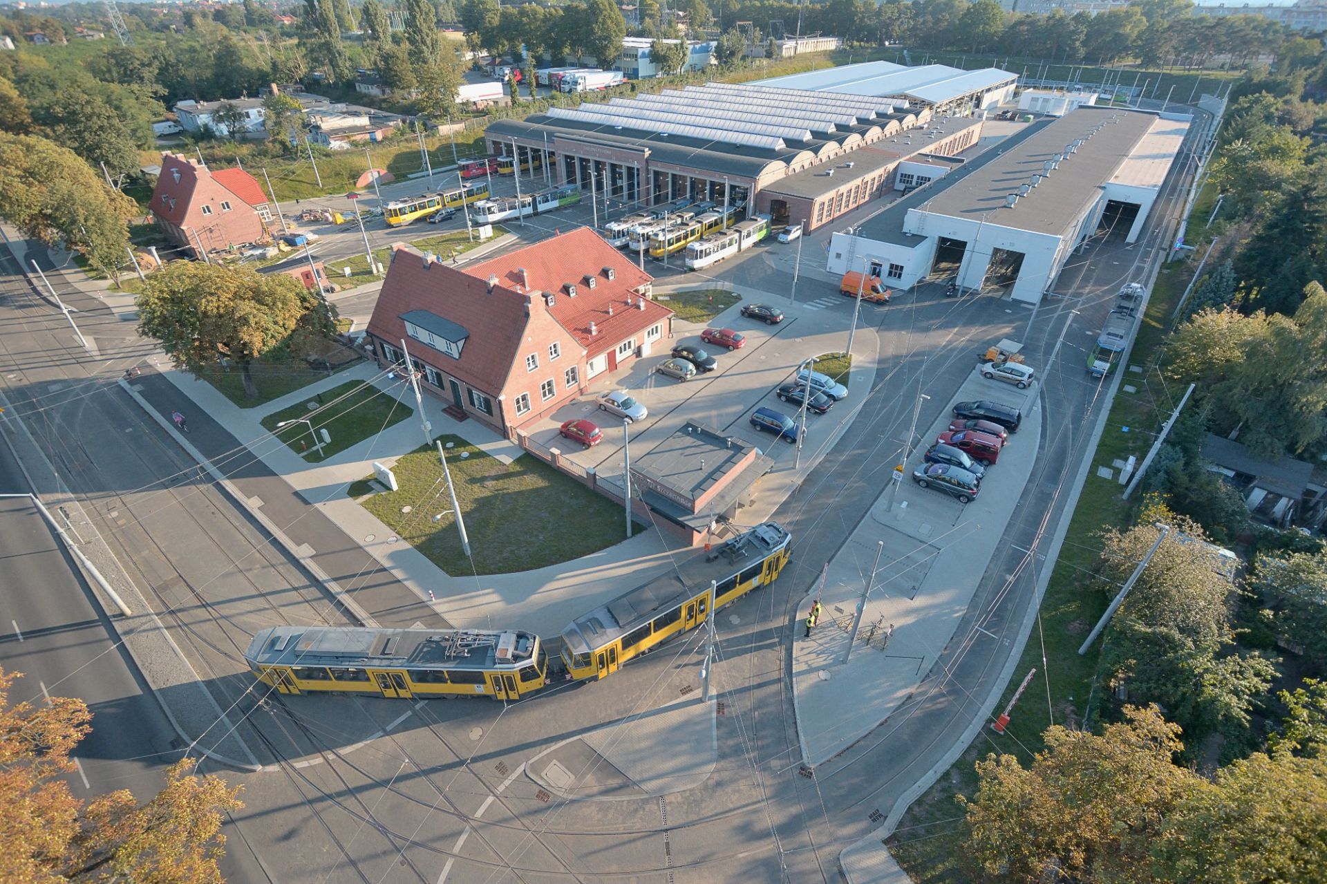 Zaprojektowanie i wykonanie robót budowlanych polegających na przebudowie zajezdni Pogodno w Szczecinie
